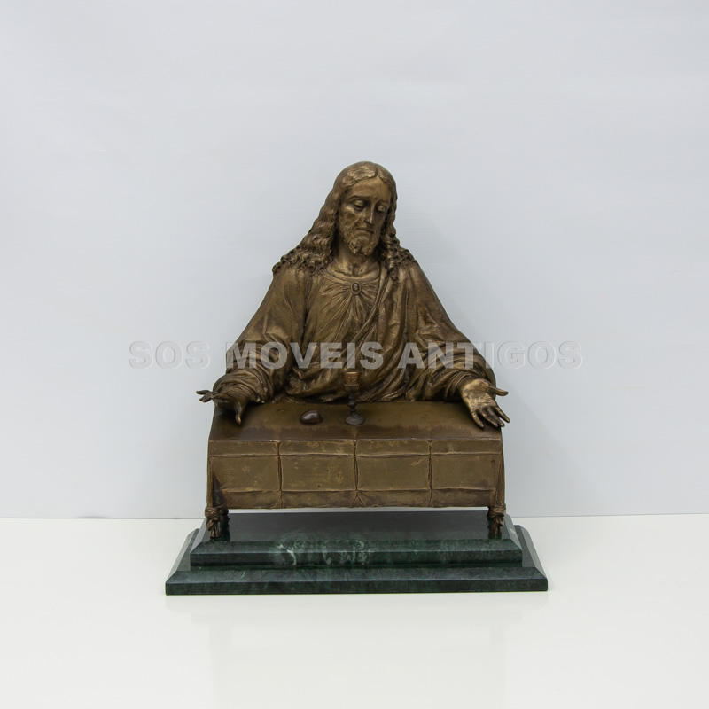 ESCULTURA REPRESENTANDO JESUS CRISTO